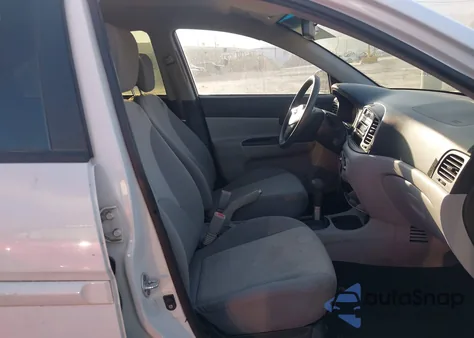 2008 Hyundai Accent Gls z USA, uszkodzony, nr VIN KMHCN46C98U210619